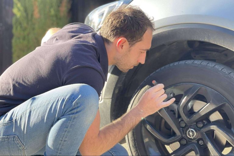 Las revisiones de NeedCarHelp para detectar la manipulación de kilómetros en coches de segunda mano