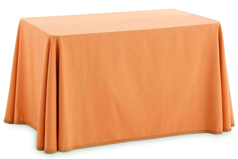 Faldas camilla para vestir las mesas en La Novena Nube