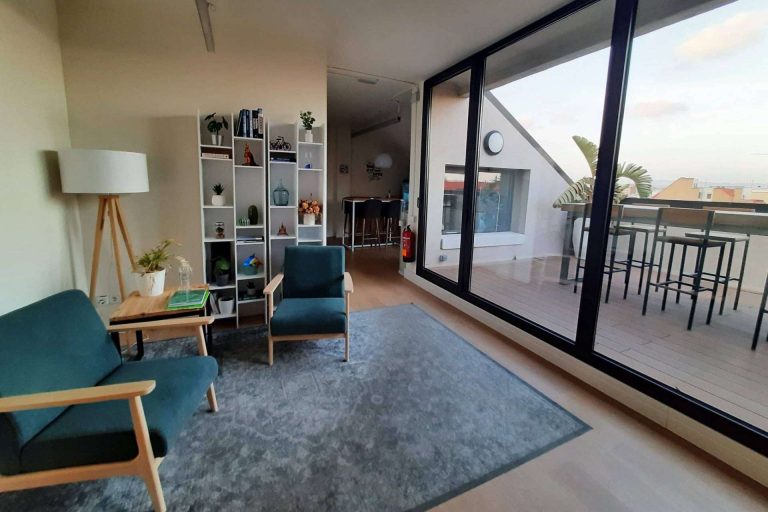 Sitandplug, una plataforma digital experta en oficinas flexibles