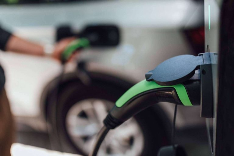 ECOTECH se especializa en la fabricación de equipos de recarga para vehículos eléctricos