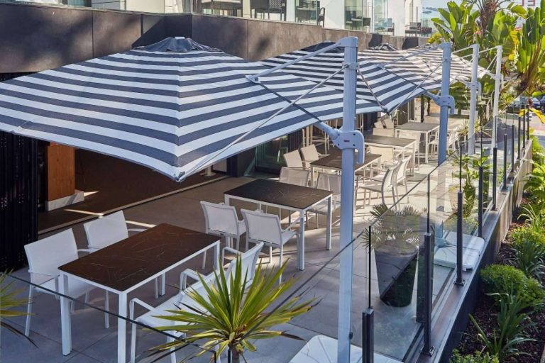 Real Hostelería ofrece un amplio catálogo de sombrillas