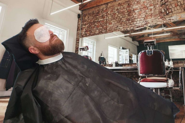 Wear&Tear presenta su innovadora línea de toallas y ropa desechable biodegradable para la industria de la estética y peluquería en Cosmoprof Worldwide Bologna