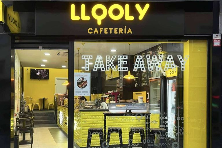 Llooly y sus ice rolls y bubbles waffles, una revolución en el mundo de los postres