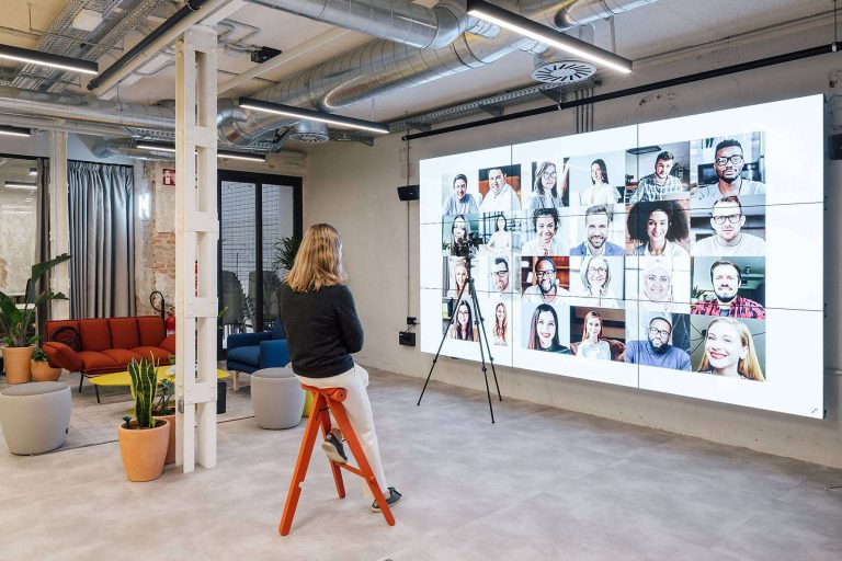 Encontrar una sala de eventos y de grabación de podcast en el centro de Madrid con Mastermind Place