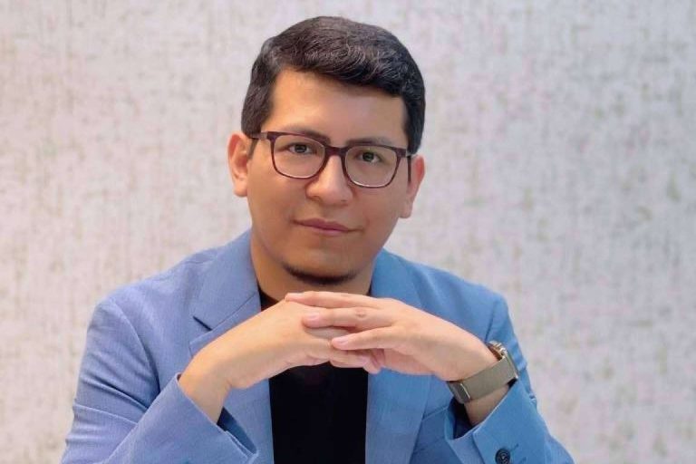 El Dr. Yvan Pacheco inaugura una nueva clínica en Telde