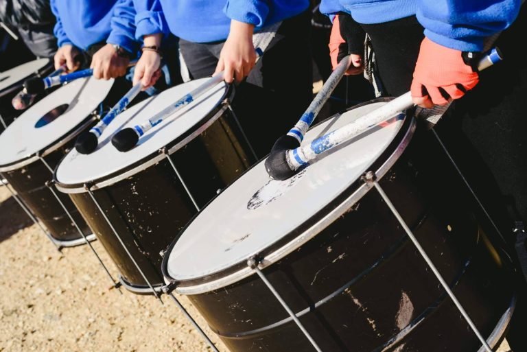¿Dónde encontrar una tienda de percusión especialista en instrumentos para batucadas? Percuforum