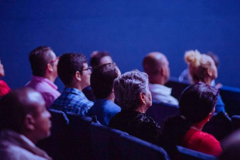 Equipo de azafatas profesional para cubrir congresos y eventos en Madrid, con AB Grupo