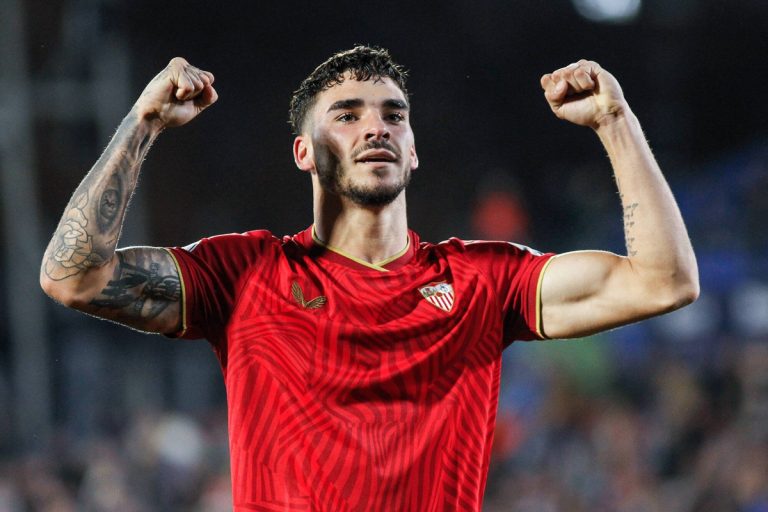 Isaac Romero lleva 2 súper ofertas al Sevilla FC