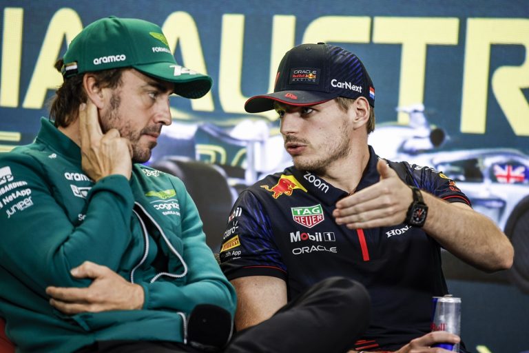Max Verstappen reacciona al posible fichaje de Fernando Alonso por Red Bull