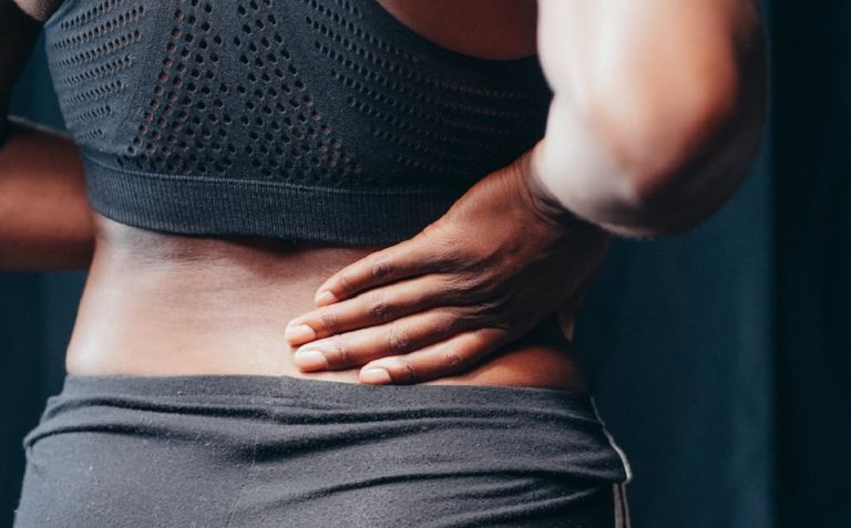 10 consejos de fisioterapia para mejorar tu postura y prevenir dolores de espalda