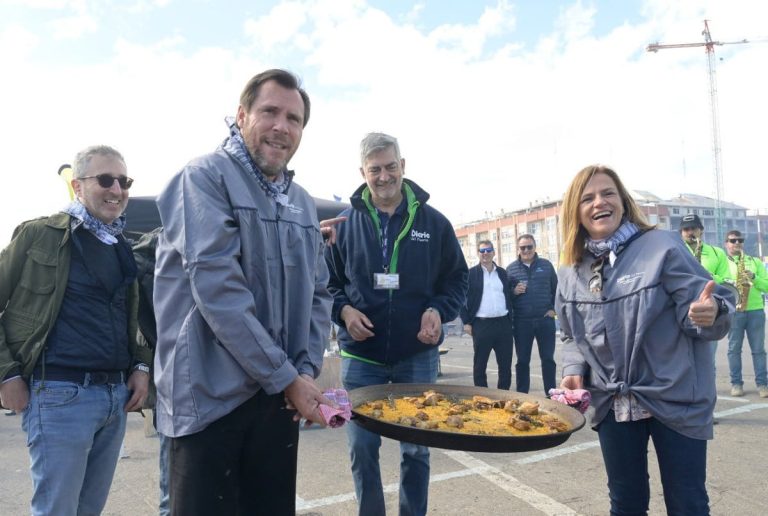 Óscar Puente cocina paella en pleno caos en Cercanías y la A-1