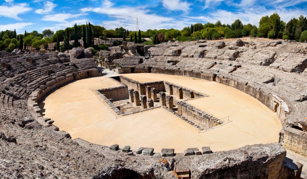 Sevilla esconde el gigante de Roma: Descubre el anfiteatro espectacular fuera de Italia 1 Anfiteatro Sevilla.
