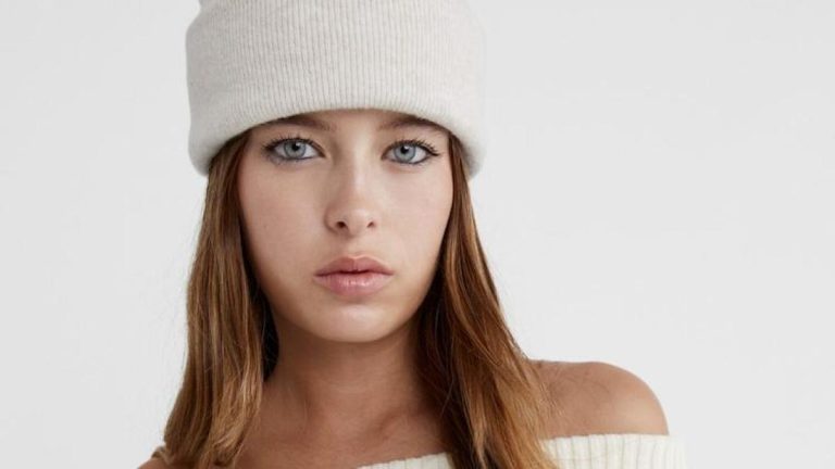 El escote bardot y otras 10 novedades de Stradivarius para primavera