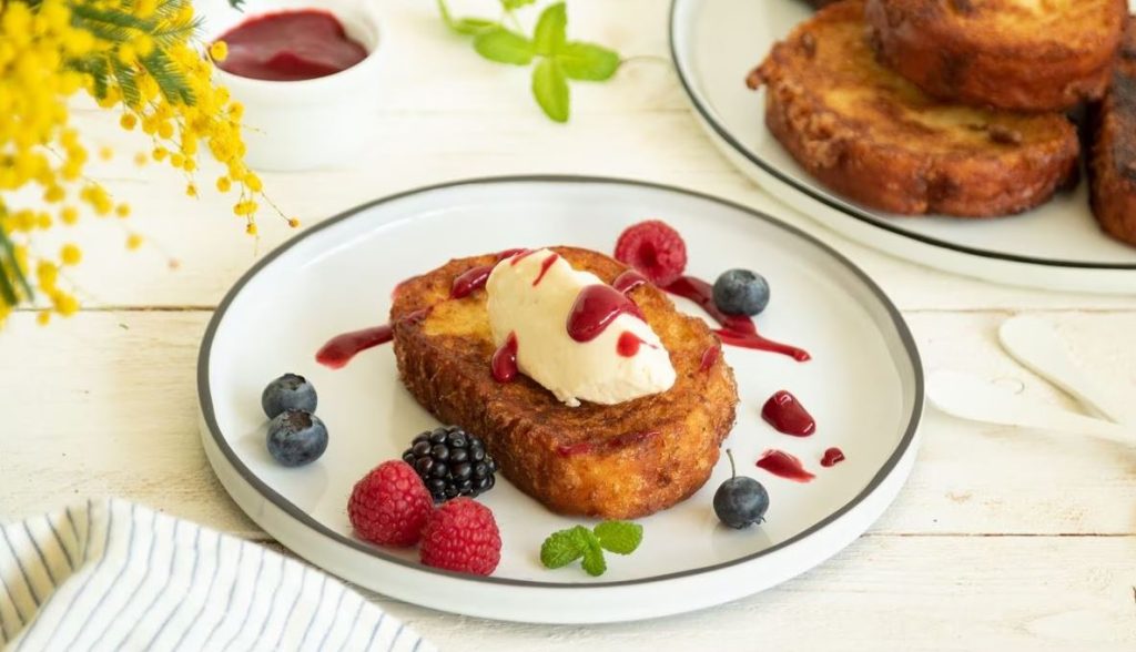 torrija frutos rojos