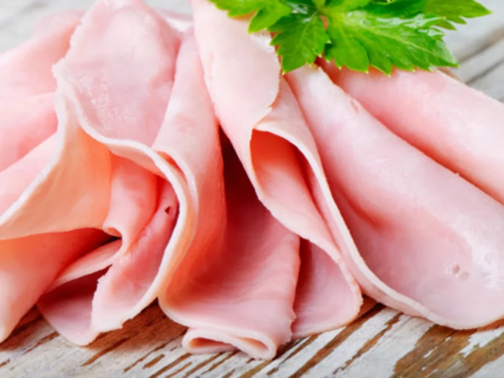 Aditivos y sal: los enemigos silenciosos de la salud