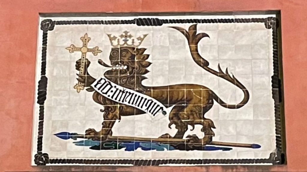 Secretos del Alcázar de Sevilla: Aventura y leyenda tras la Puerta del León 1 La Puerta del León, uno de los sitios más visitados de Sevilla