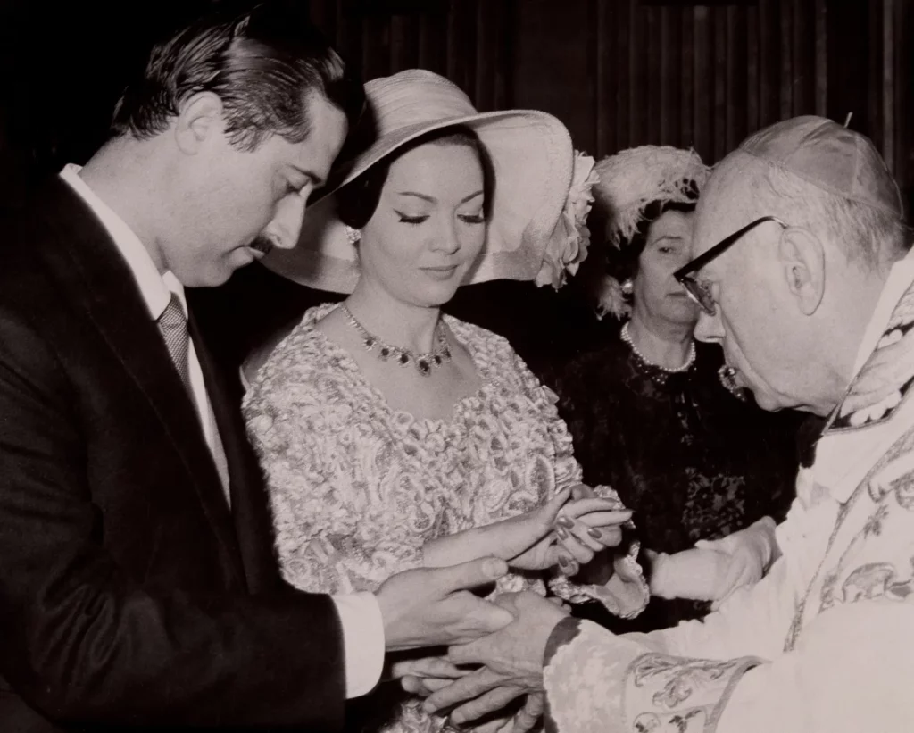 Amores, más trabajo y un retiro inesperado para Sara Montiel 