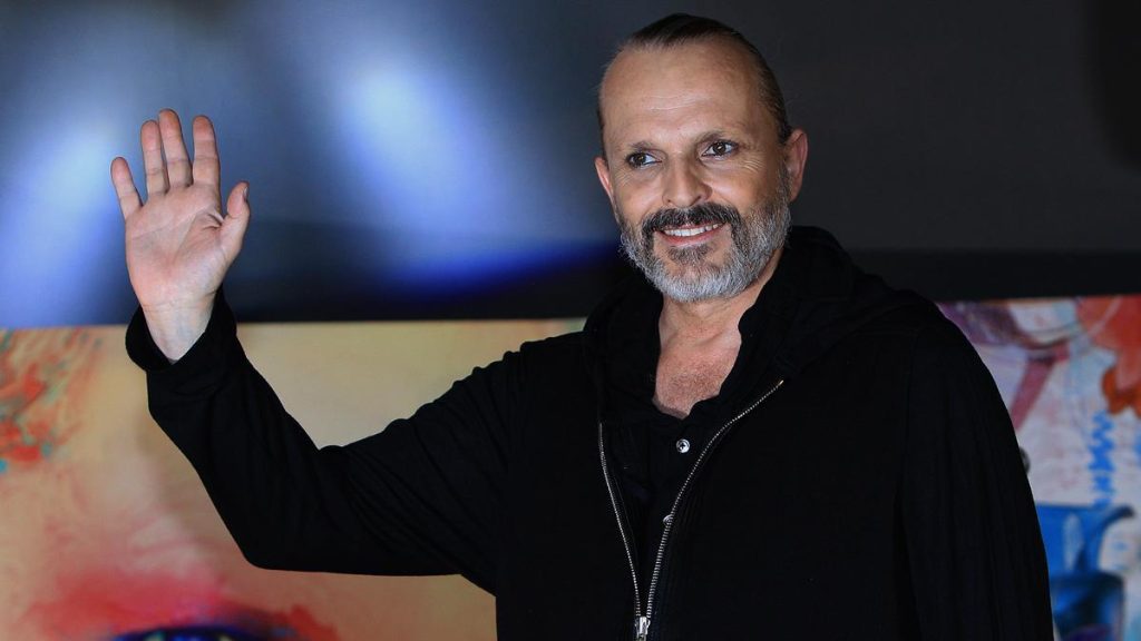La consagración musical de Miguel Bosé, empañada por escándalos mediáticos 