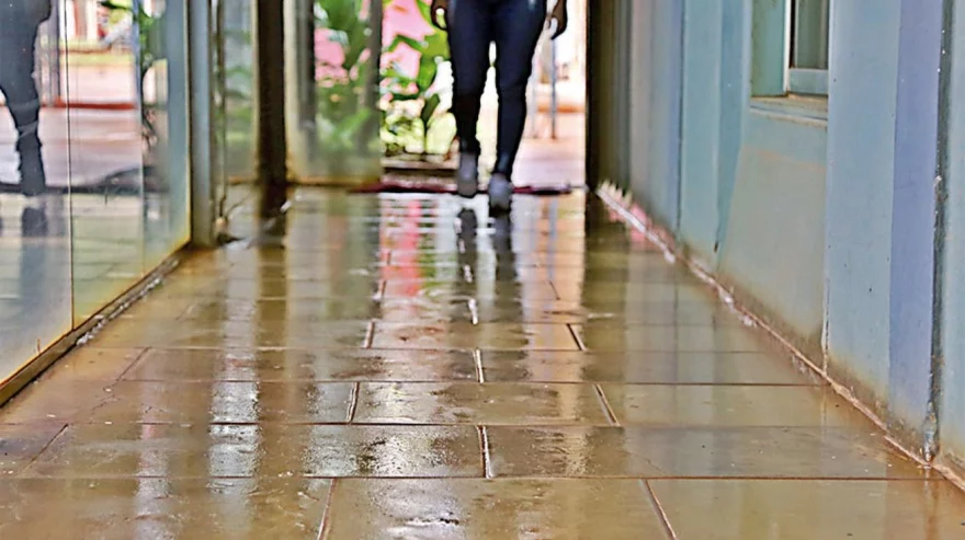 Consejos para limpiar tu casa en días de humedad 