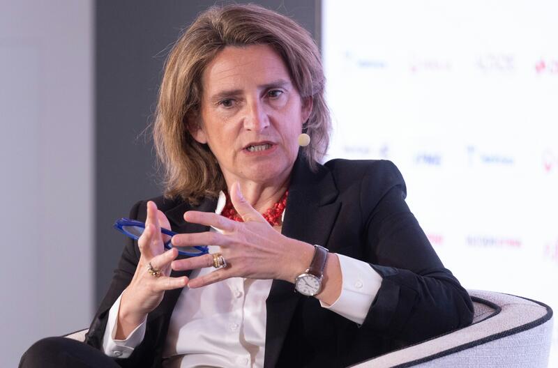 Ribera prevé que los precios de la electricidad sigan bajos un tiempo, con episodios Ribera prevé que los precios de la electricidad sigan bajos un tiempo, con episodios