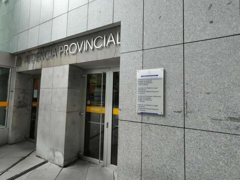 Un hombre acepta seis años de cárcel por intentar matar a su pareja en Gozón (Asturias)