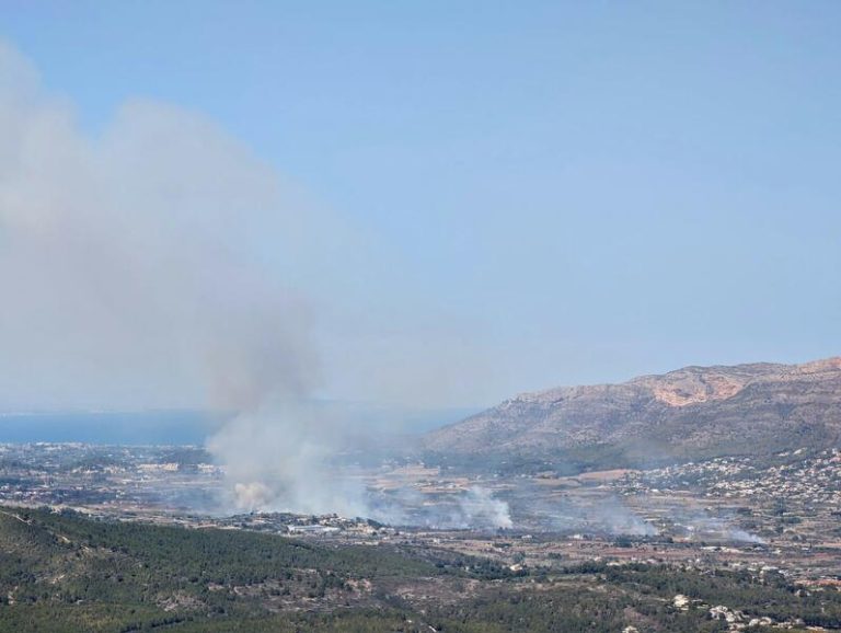 Estabilizado el incendio en el Barranco de la Hiedra de Xàbia (Alicante)
