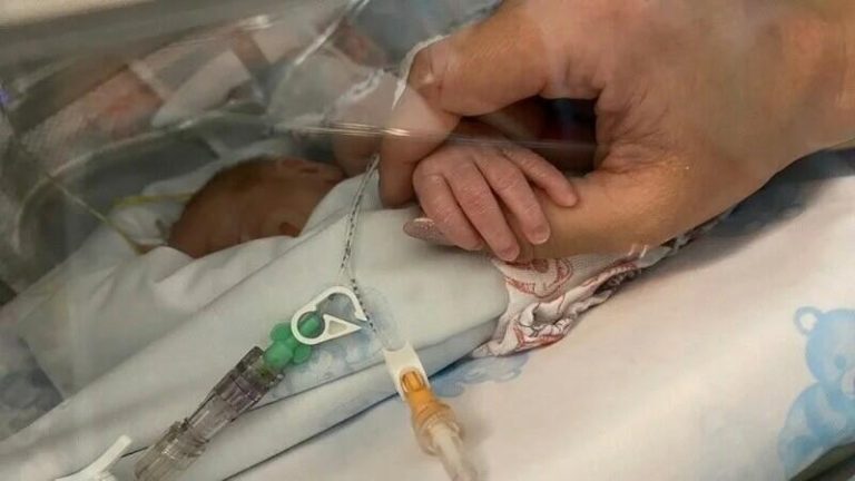 Padres funcionarios con hijos enfermos piden que la ley equipare la reducción de jornada con la del sector privado