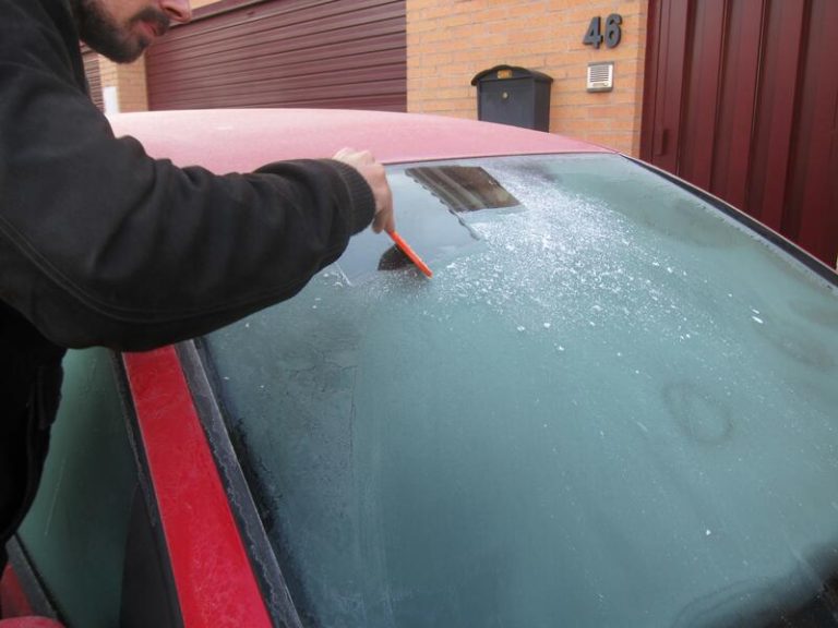 El tiempo de hoy: los termómetros bajan con avisos y heladas este martes 23 de abril