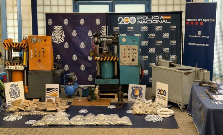 Desmantelado el mayor taller de moneda falsa de España y el más importante de Europa en la última década