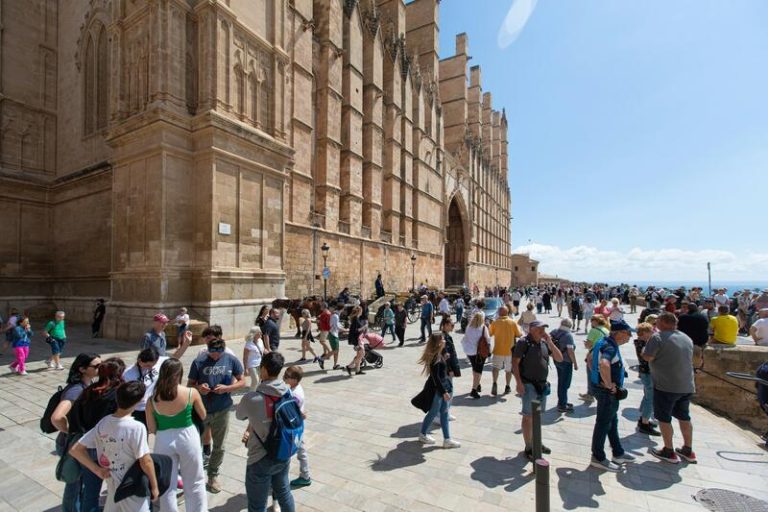 El Gobierno prevé la llegada de 9,5 millones de turistas en mayo