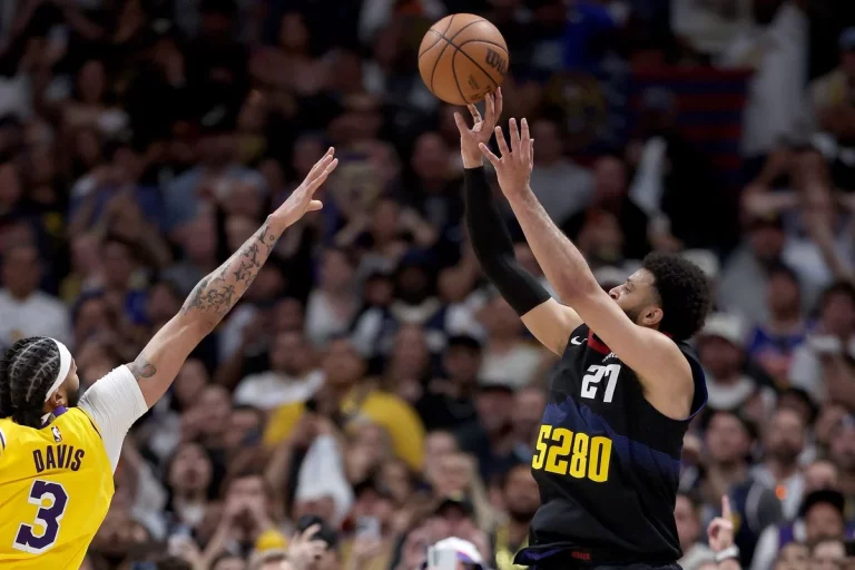Un milagro de Jamal Murray salva a Denver y entierra a LeBron