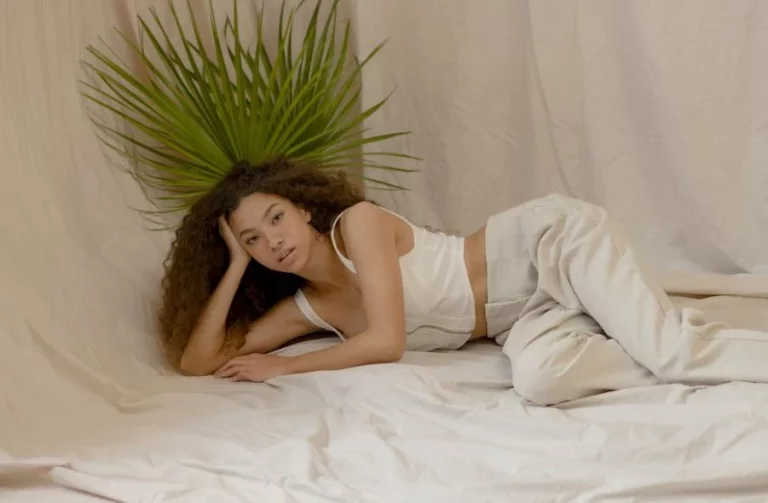 4 pantalones de lino de Mango para ir cómoda y ligera en primavera