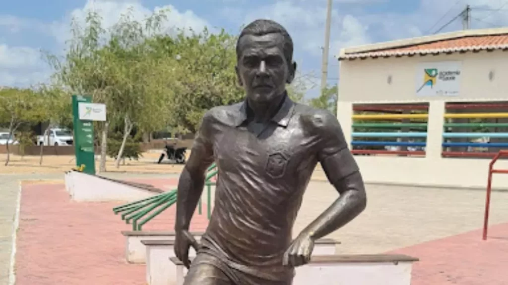 Estatua de Dani Alves