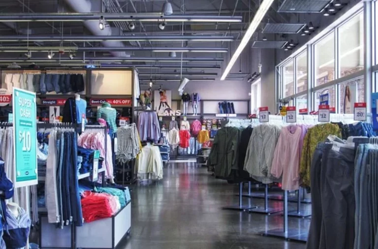 9 monos de Mango y Zara para decirle adiós a los vestidos