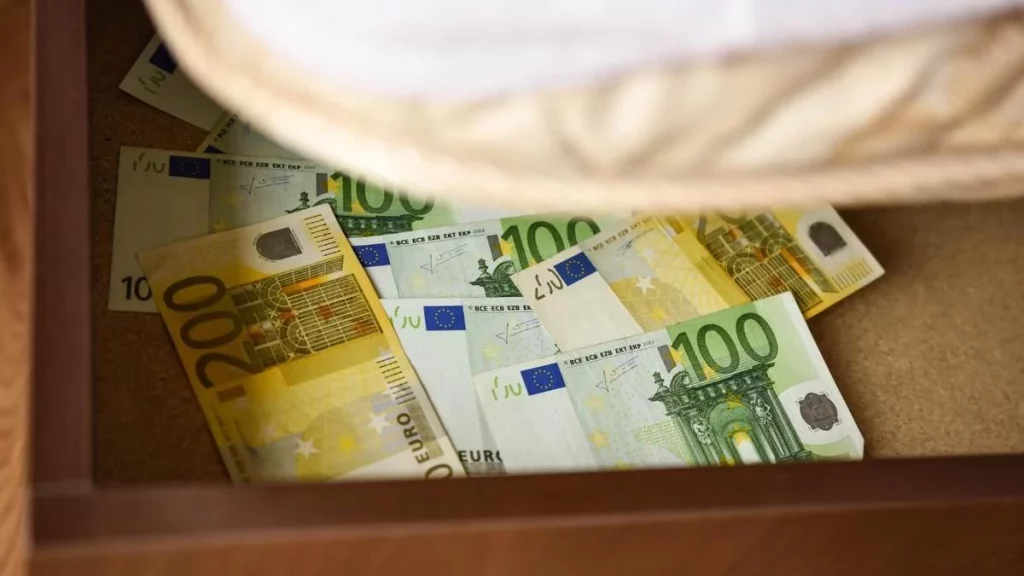 ¿Cómo afectan estas restricciones a consumidores y empresarios?