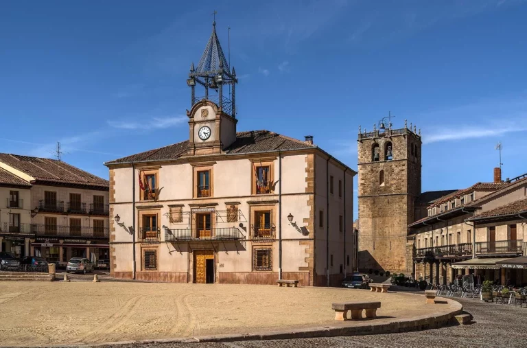 A una hora de Madrid y sacado de Disney, este pueblo español es pura fantasía