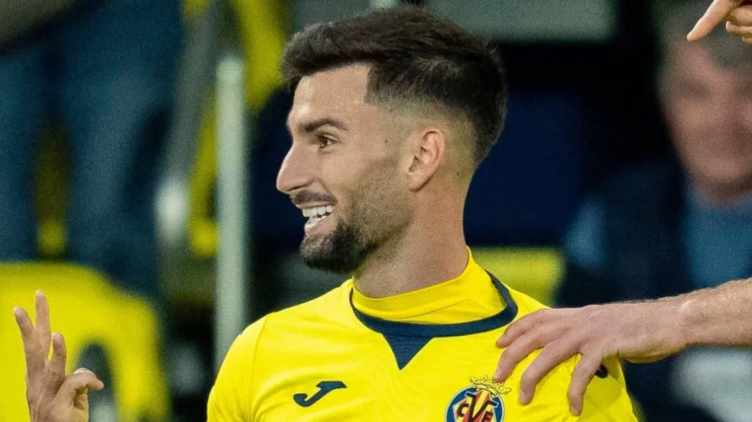 Baena sube a los despachos del Villarreal CF con un mensaje rotundo. Fuente: Agencias