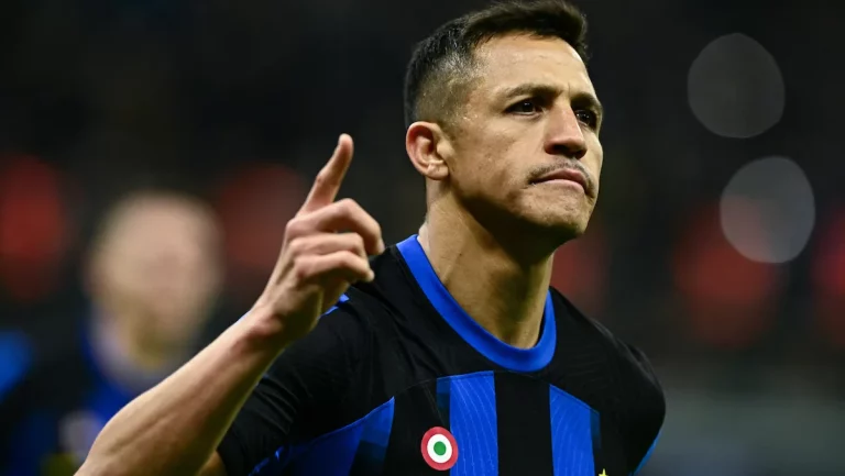 Alexis Sánchez vuelve a agitar a Sevilla y Betis