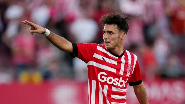 Arnau Martínez llama desesperado al Atlético: el Girona fuerza su salida