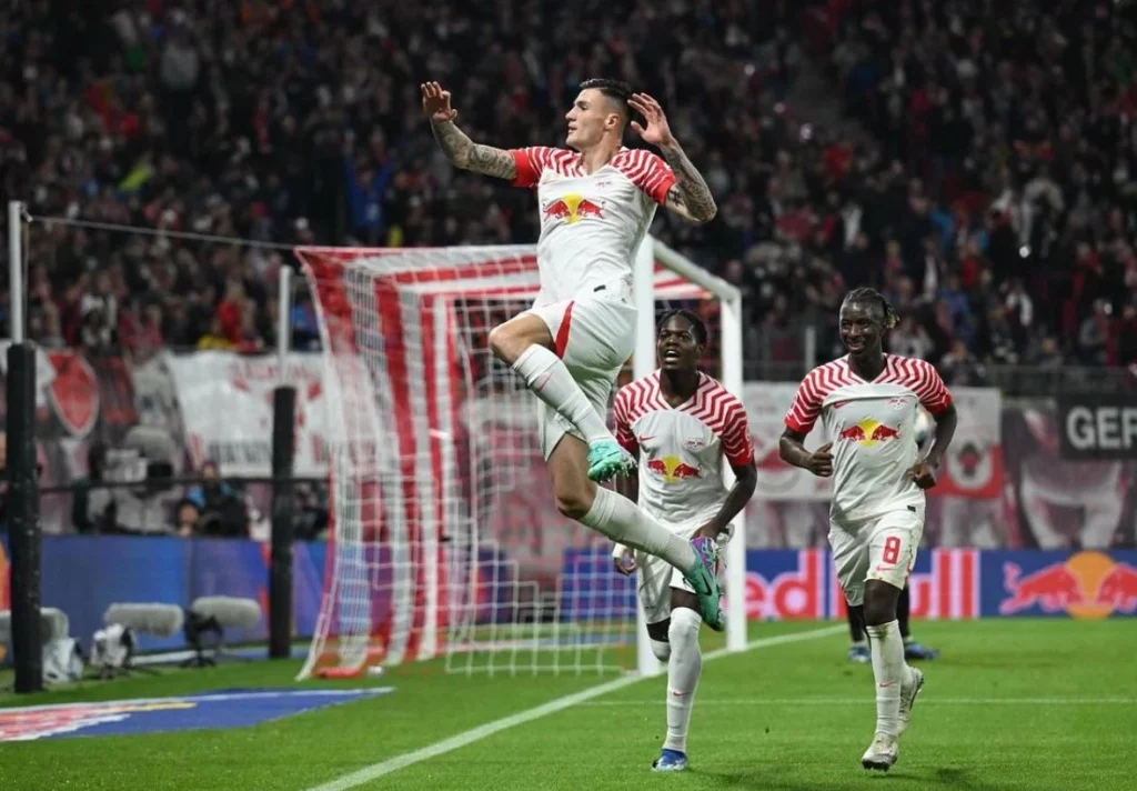 Lamine Yamal tendrá un socio galáctico en el FC Barcelona: fichaje rompedor 1 Benjamin Sesko apunta a ser el complemento de Lamine Yamal en el FC Barcelona. Fuente: Agencias