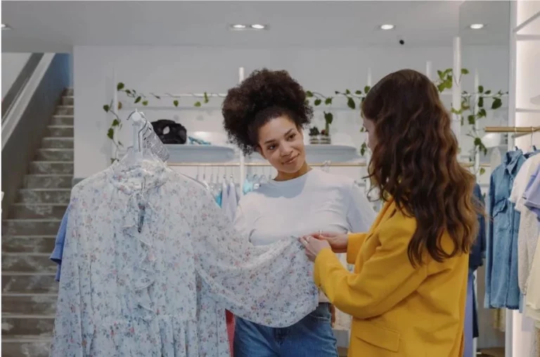 Blusa, falda y mono: los 3 imprescindibles de H&M para la primavera y la Feria de Abril