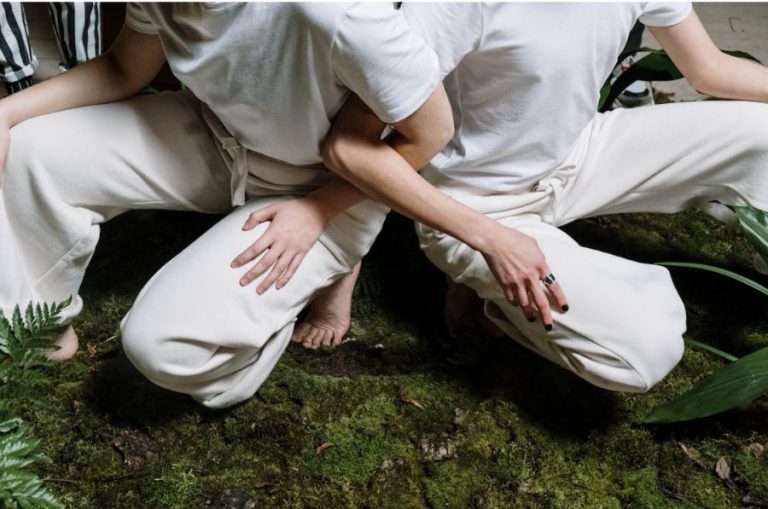 Frescos y a la moda: 6 pantalones blancos de Zara tendencia en la colección primavera-verano 2024