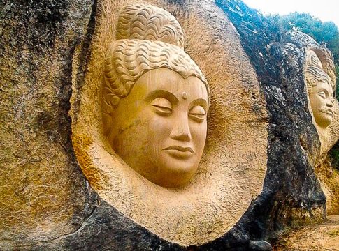 Cuenca-caras Descubre el misterio de las caras en Cuenca a menos de 2 horas de Madrid