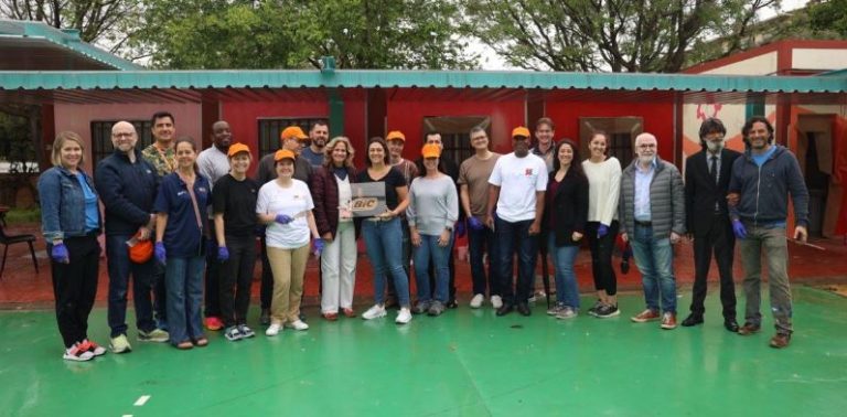 50 directivos de BIC contribuyen a hacer mejoras en Sevilla