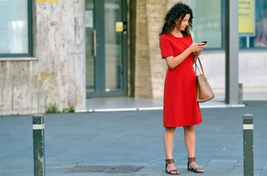El bolso de Sfera igualito al de Tous que sirve para salir o ir a la oficina