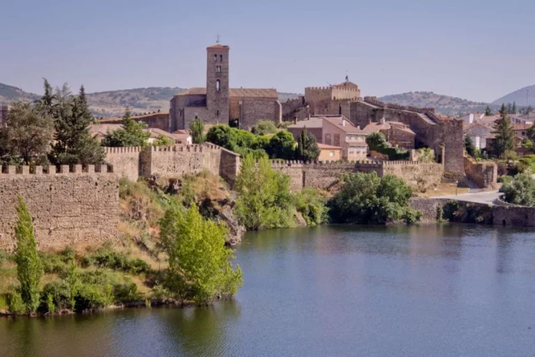 El pueblo más bonito de Madrid está a menos de una hora del centro y lo recomienda National Geographic