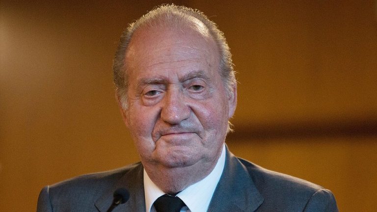 Juan Carlos I se llevaba estas mujeres a palacio y engañaba a Sofía en Zarzuela, según un excoronel