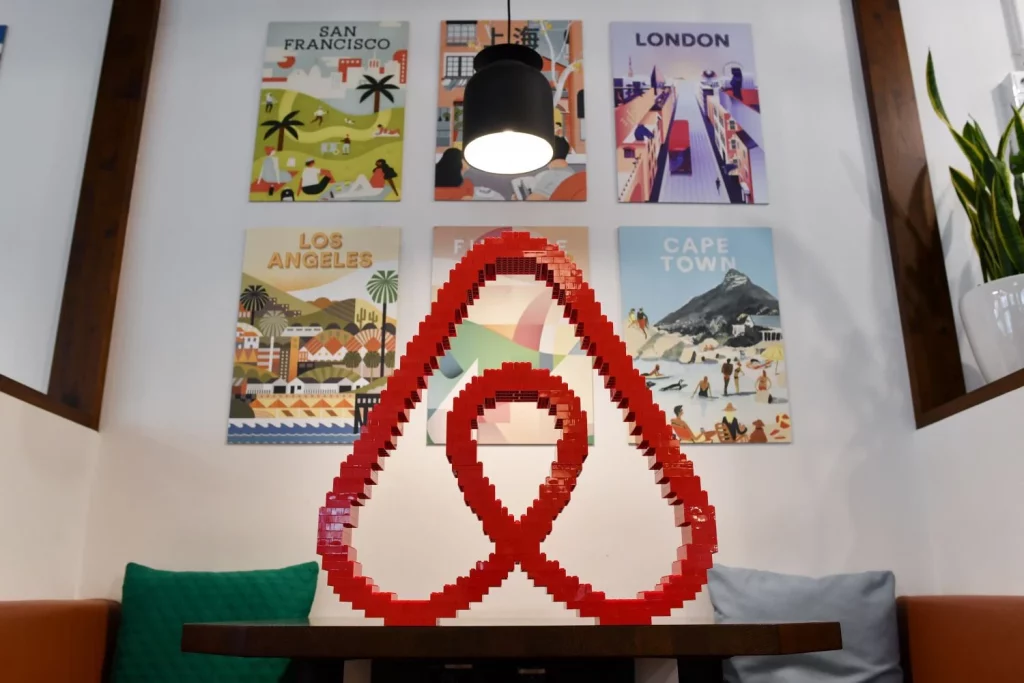 EuropaPress 5216560 filed 16 april 2018 berlin general view of the airbnb logo at the office of 2