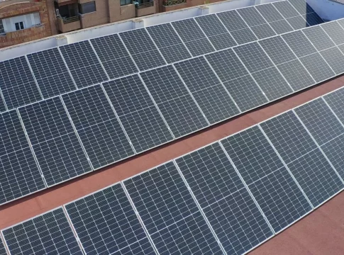 La apuesta de Naturgy por la 'batería virtual' no se detiene por el frenazo del autoconsumo