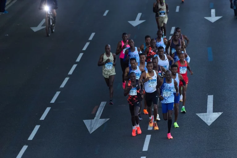 Más de 40.000 personas recorren Madrid en la 46 maratón Zurich Rock 'n' Roll Running Series Madrid